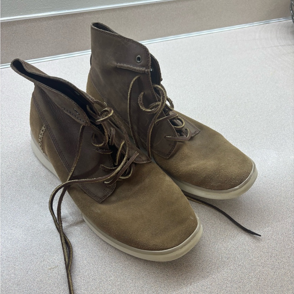 Men's Brown High-Top Shoes